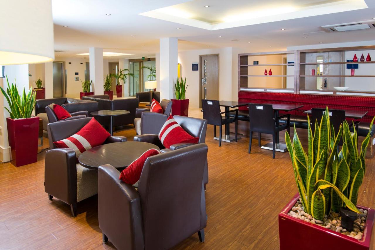 Holiday Inn Express Northampton - South By Ihg Exterior foto
