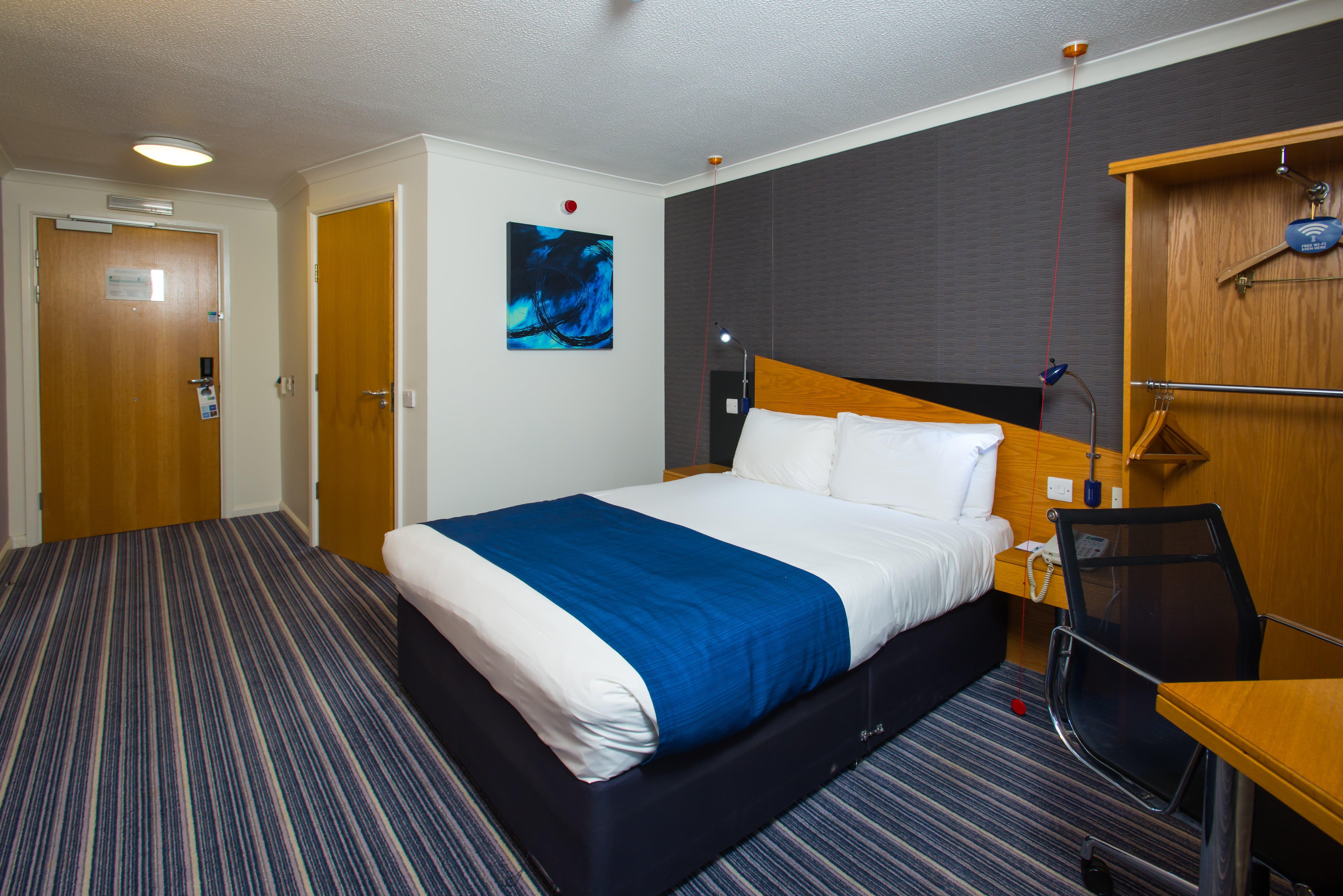 Holiday Inn Express Northampton - South By Ihg Exterior foto