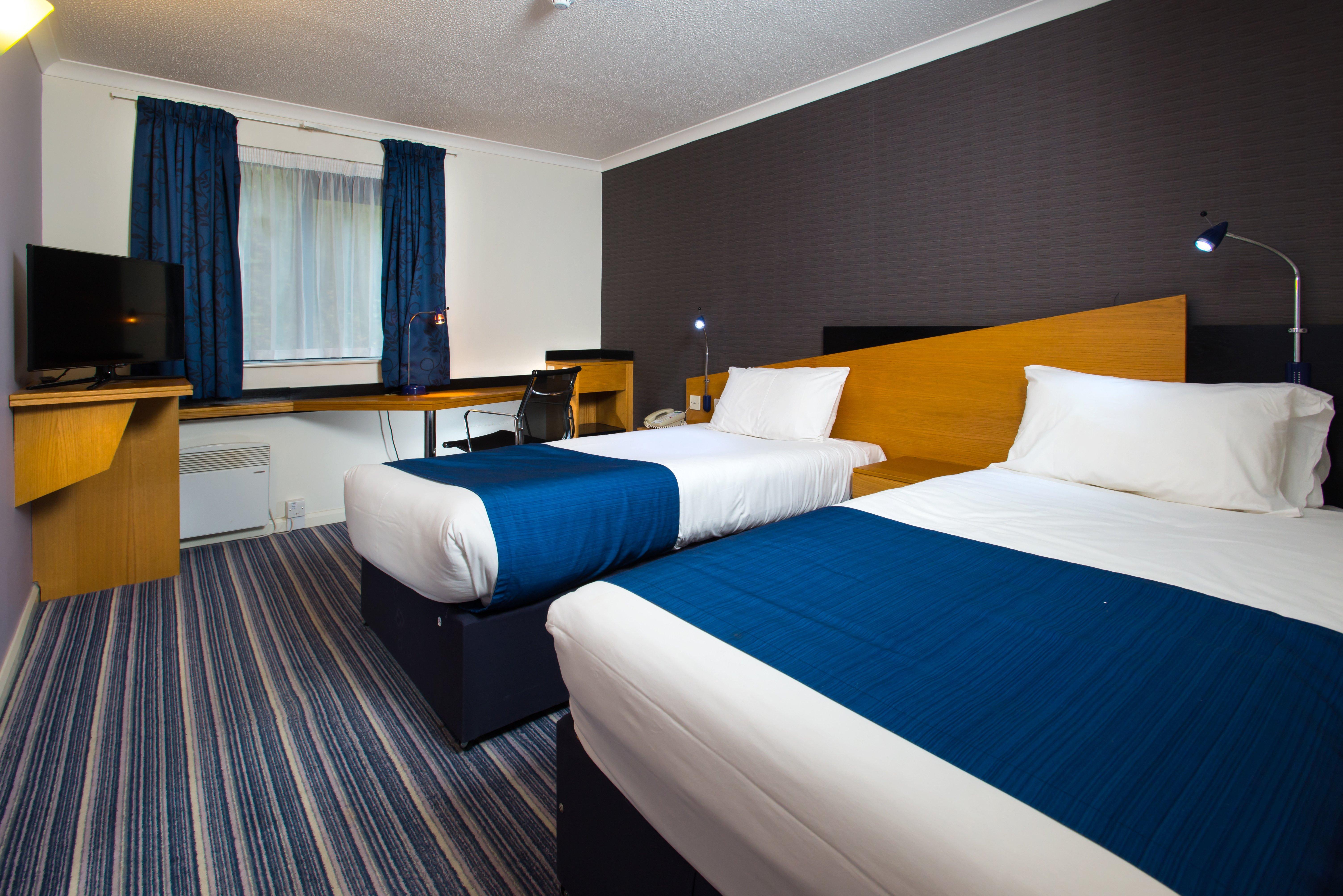 Holiday Inn Express Northampton - South By Ihg Exterior foto