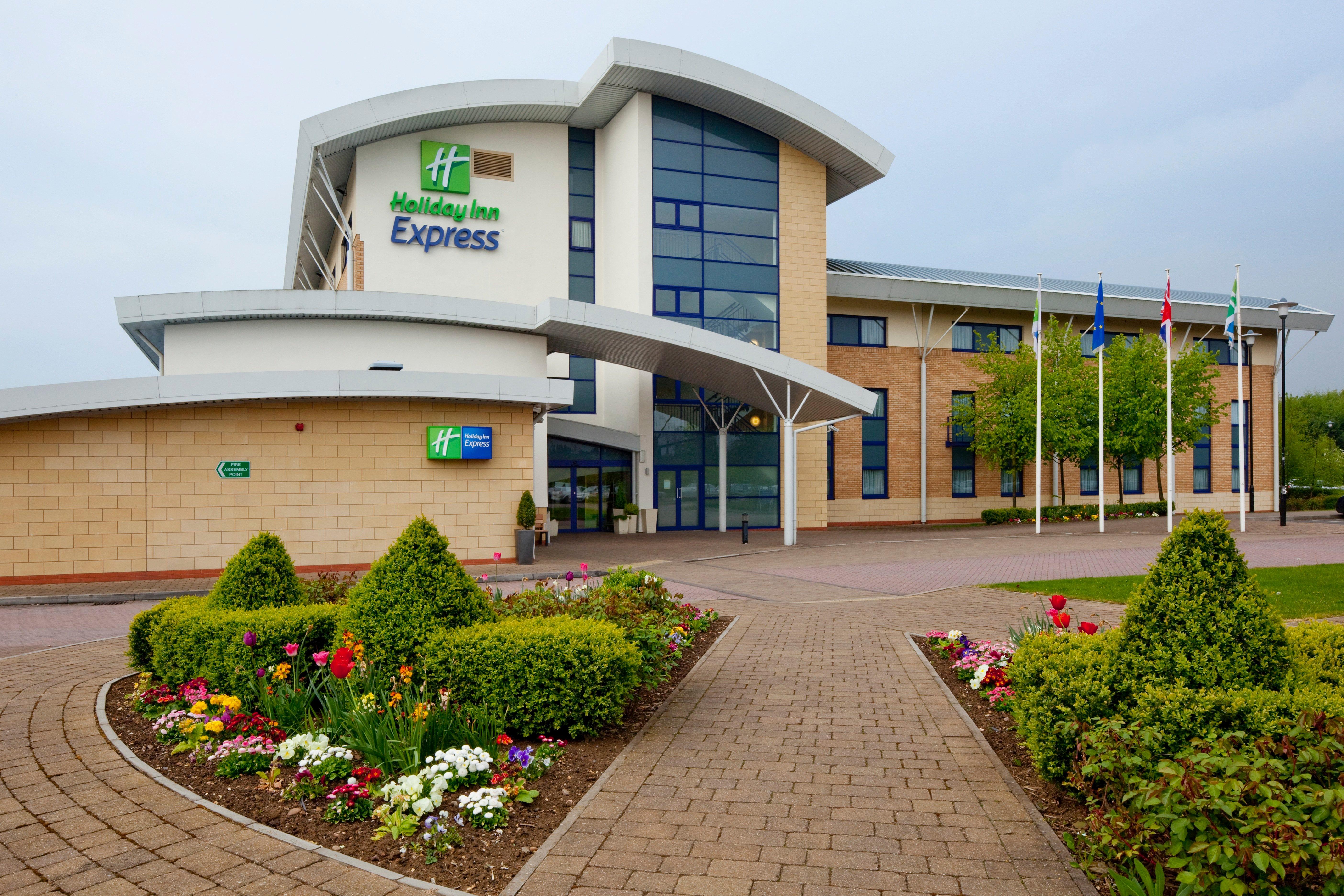 Holiday Inn Express Northampton - South By Ihg Exterior foto