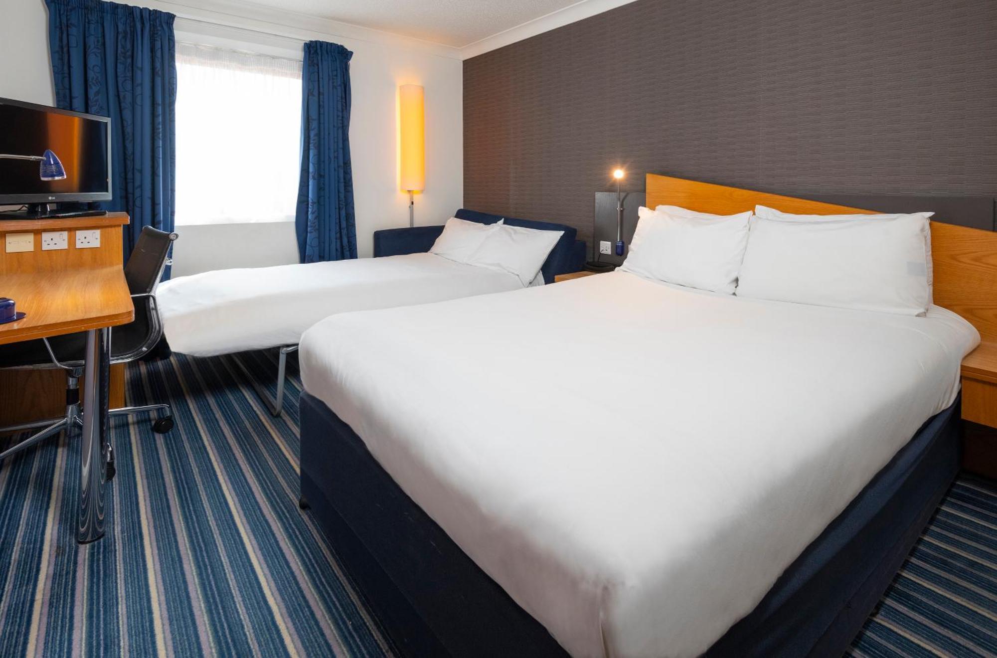 Holiday Inn Express Northampton - South By Ihg Exterior foto