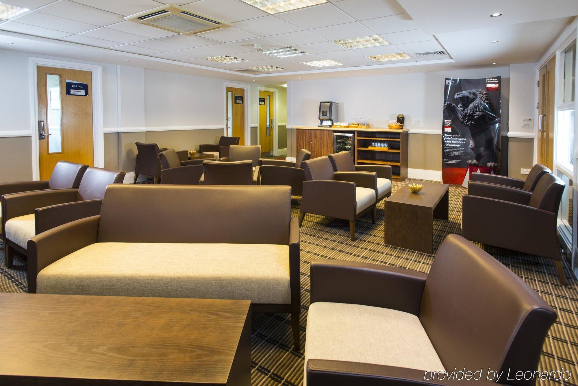 Holiday Inn Express Northampton - South By Ihg Exterior foto
