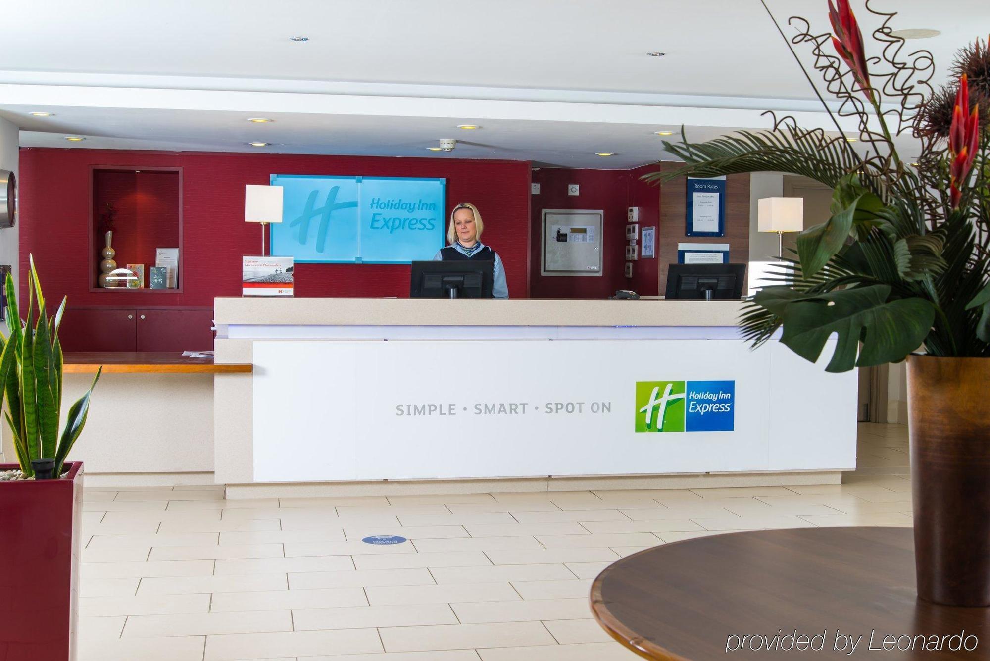 Holiday Inn Express Northampton - South, An Ihg Hotel Exterior foto