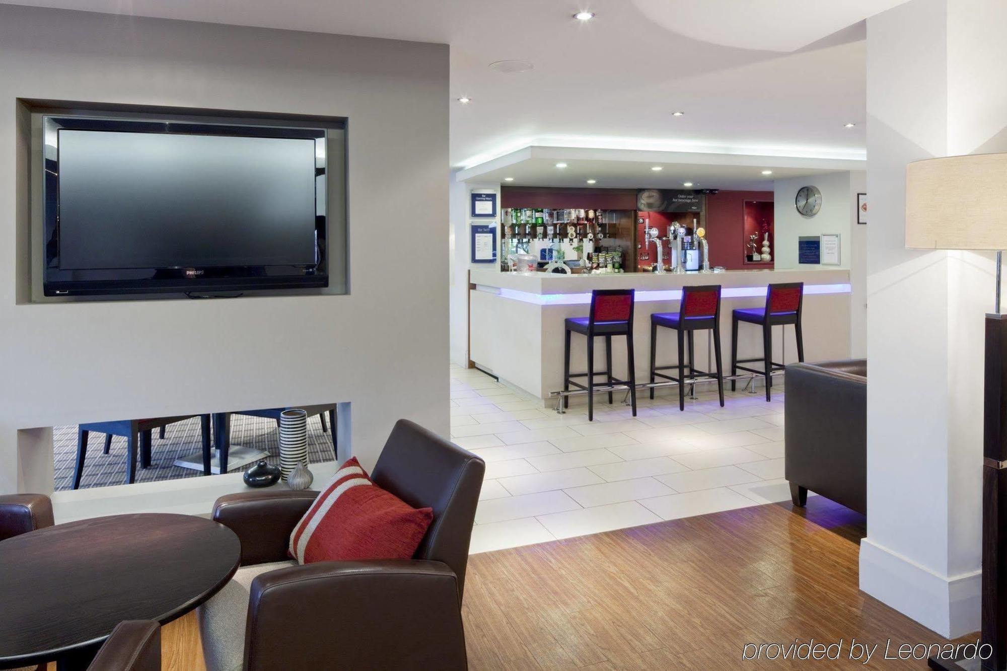 Holiday Inn Express Northampton - South By Ihg Exterior foto