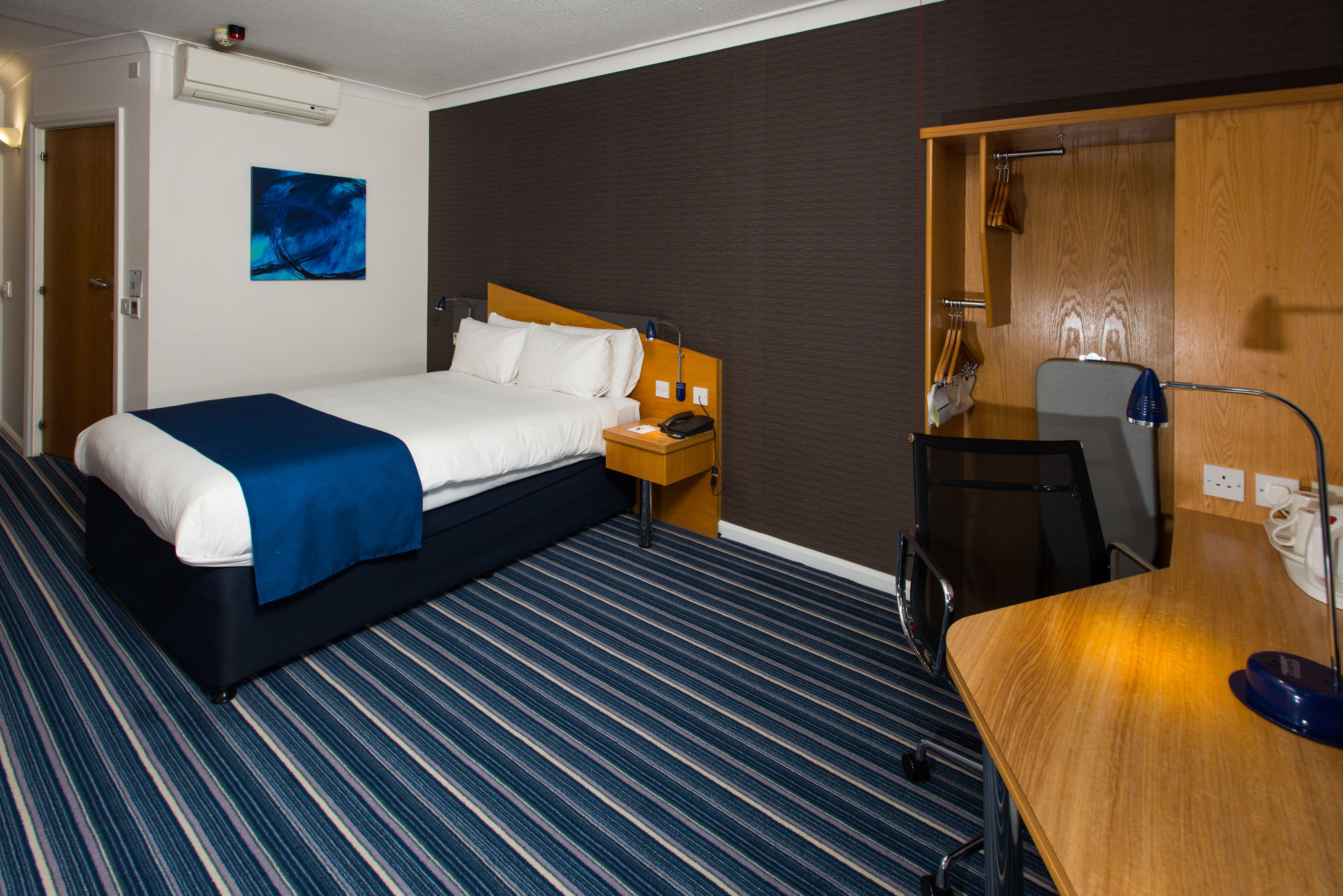 Holiday Inn Express Northampton - South By Ihg Exterior foto