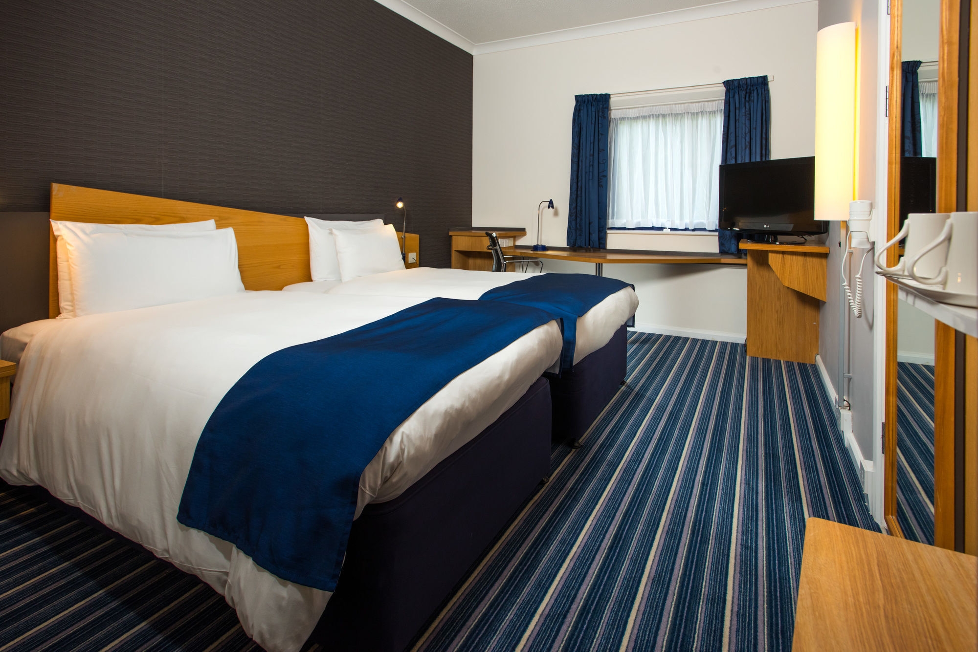 Holiday Inn Express Northampton - South By Ihg Exterior foto