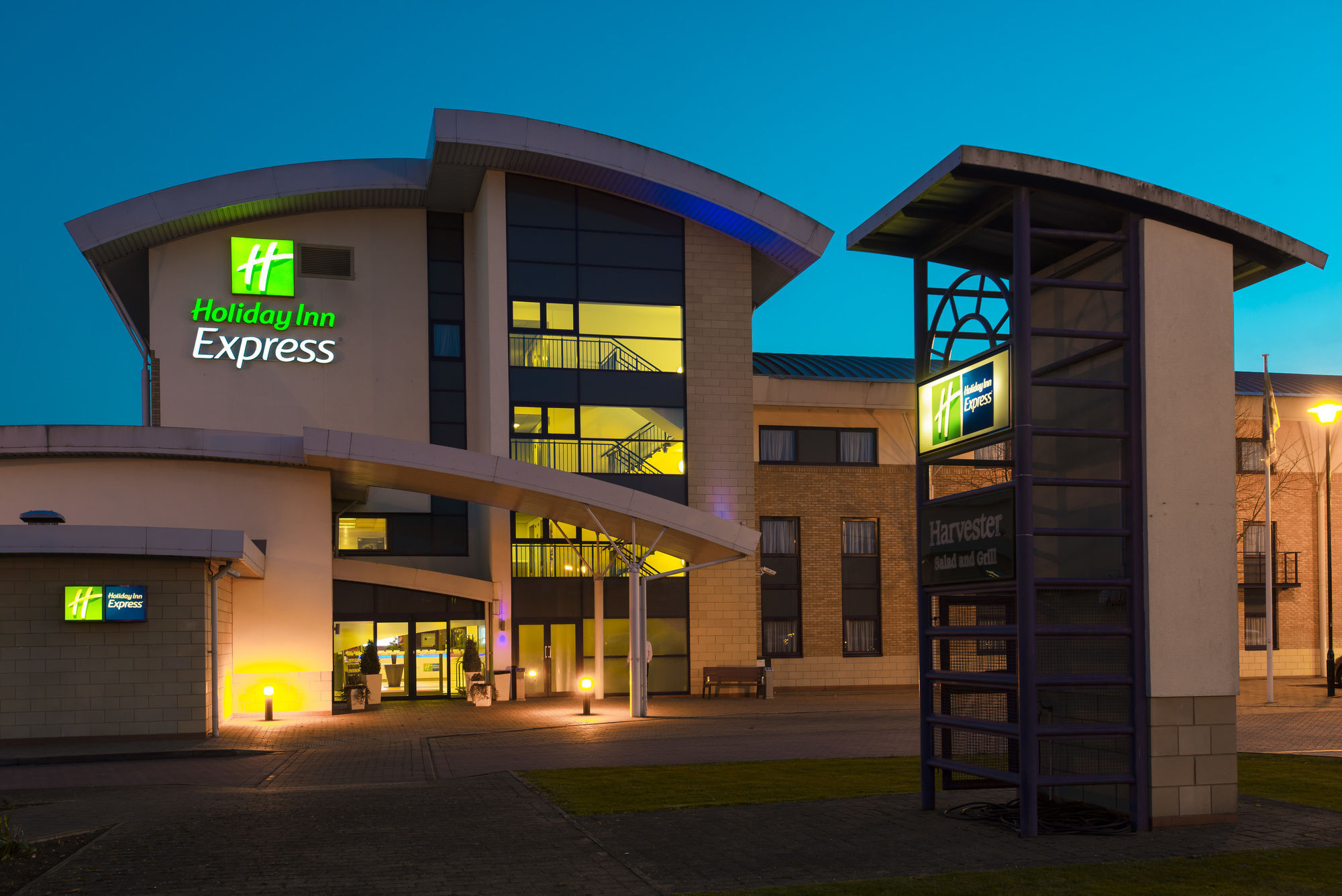 Holiday Inn Express Northampton - South By Ihg Exterior foto