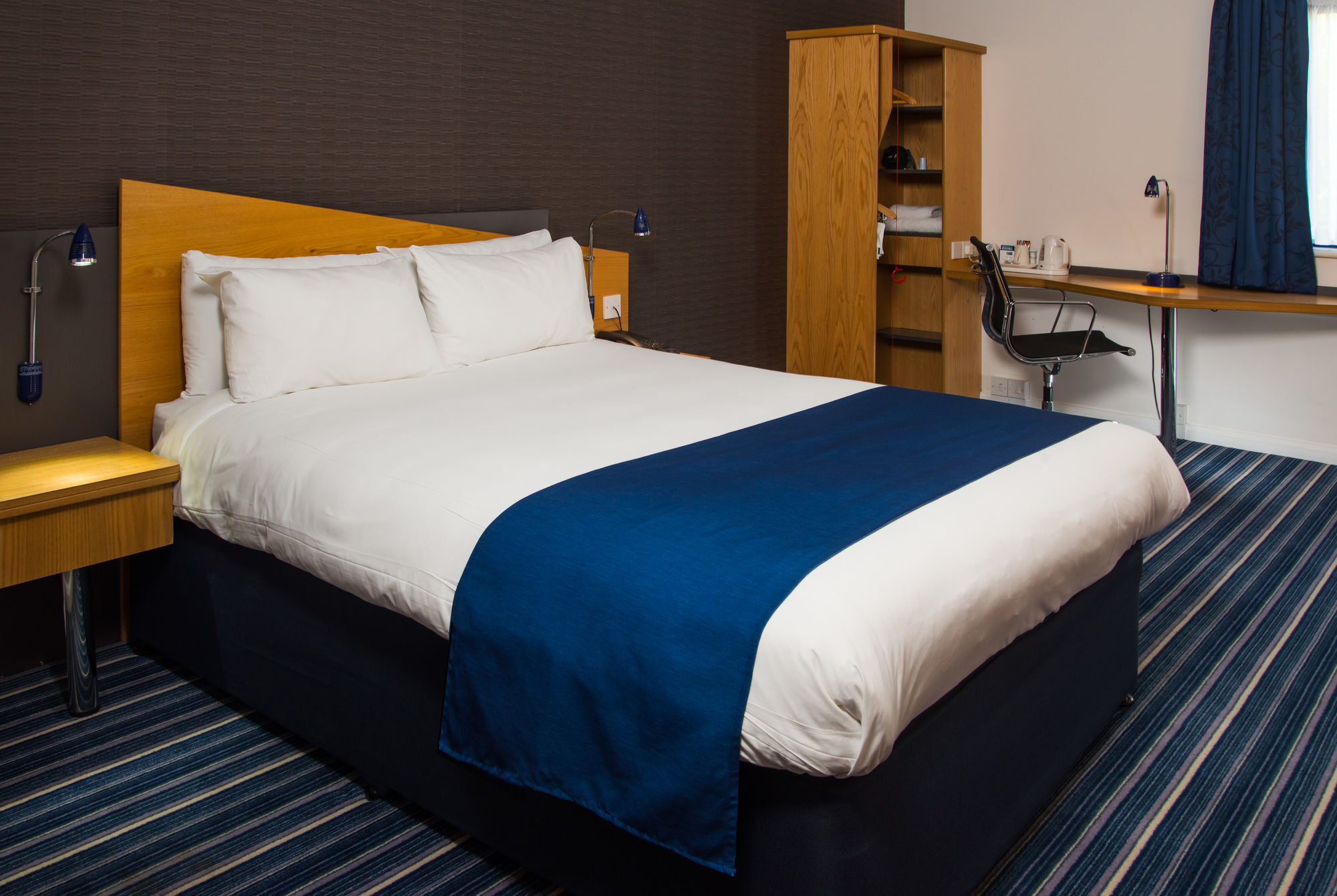 Holiday Inn Express Northampton - South By Ihg Exterior foto