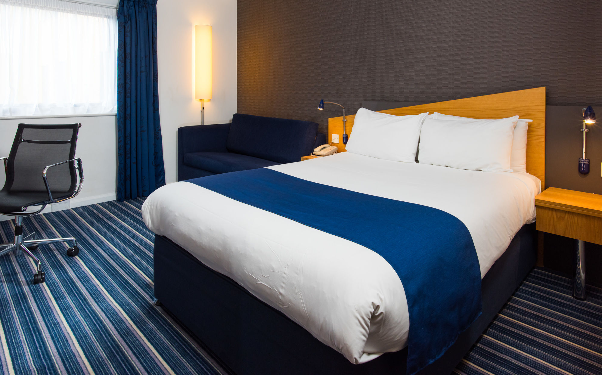 Holiday Inn Express Northampton - South By Ihg Exterior foto